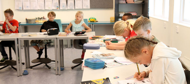 Elever i klasserom